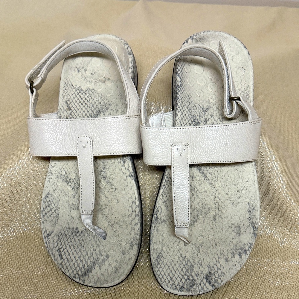 Vionic Cream Sandals - image 1